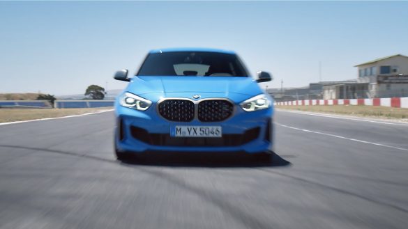 BMW 1er Front auf Rennstrecke